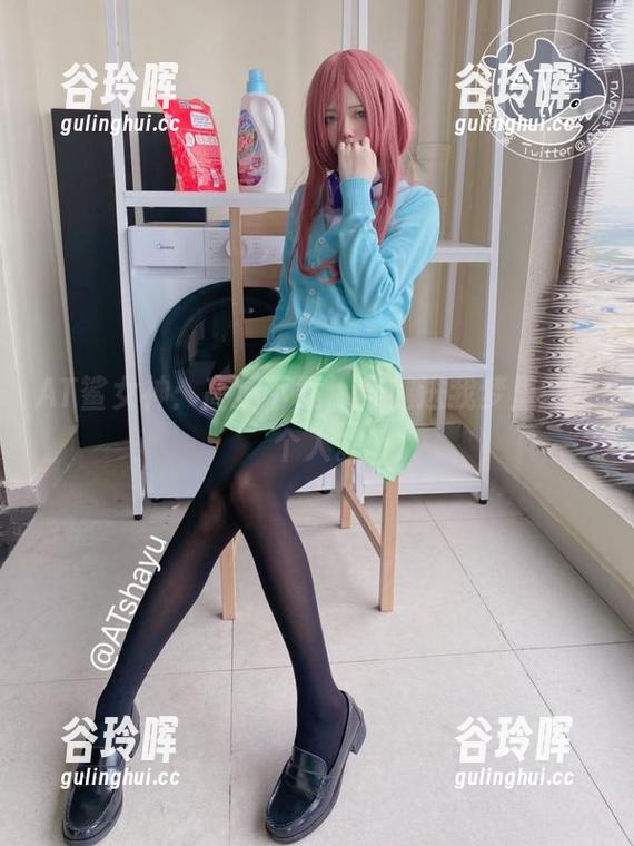 AT鲨 AT鲨女神:高清下载,穿越进我梦里的那个人。