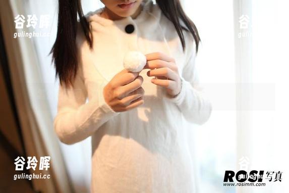 ROSI 怎么回事啊,ROSI透明写真集,全在分享里看见了!