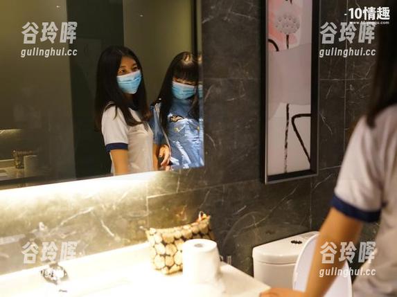 这一季，魔力来自红色蕾丝，ROSIs作品让人完全无法拒绝。