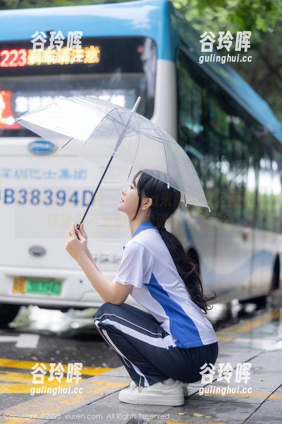 Xiuren秀人网 - Mina米娜的裸足图册：这张是不是刚从沙滩走出来的？