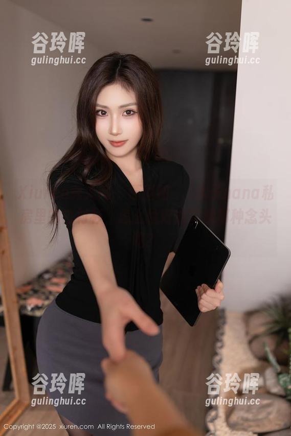 Xiuren秀人网-木子nana Xiuren秀人网 - 原图初見,木子nana私房里的白衬衫,怎么恰好能勾起那种念头呢?