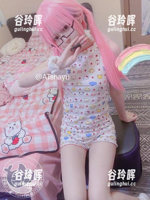 at鲨鱼 在at鲨鱼的吊带新娘图册里,高清画面让我对婚纱有了新的理解!