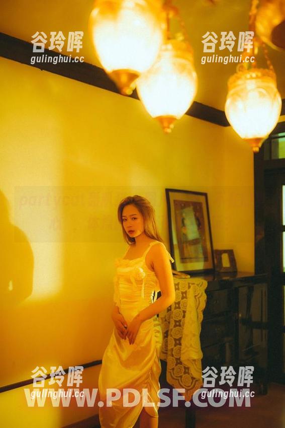 partycat轰趴猫 - 图片里无处不在的梦心玥，体操服搭配还能这么玩？