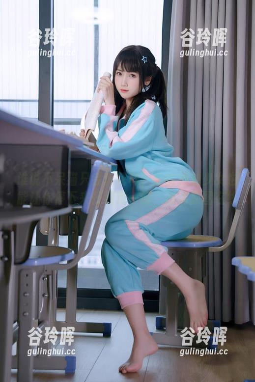 谁说不呆猫只会玩花样？她的奶油少女也能让你停下来仔细瞅一眼，高清原图在线