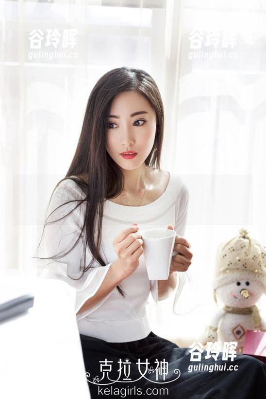 克拉女神 - 慕菲的高清美足，分享给那些还在找皮鞋的小伙伴！