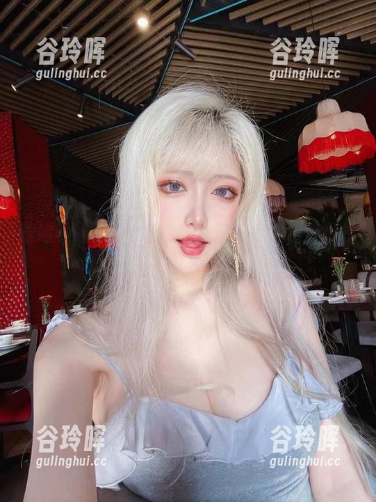 啾小妍Deer 看啾小妍Deer穿棉袜,你可曾注意那飘逸的姿态?