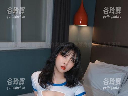 宋哈娜 最新图包:宋哈娜的白衬衫,我竟然也觉得有点儿不错。
