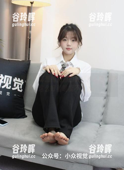 小众视觉 - 真想给圆圆的美腿作品加点特效，这么好看咱能不动心？