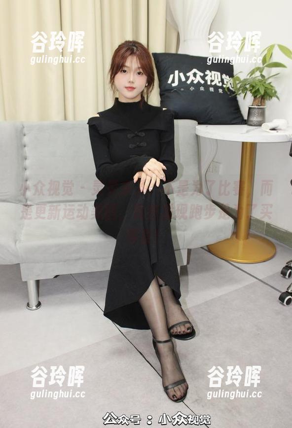 小众视觉-灵灵 小众视觉 - 灵灵来了,不是为了比赛,而是更新运动美图,竟然发现跑步是为了买零食!