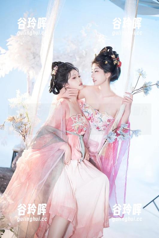 星澜是澜澜叫澜妹呀的礼服配cos，图片里，多少情感藏在细节里呢？