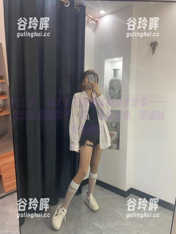 微密圈 - 杨大乐乐很靠谱的少女分享——无意间探到的不一样，看这姿势，肥猪的完美倒影