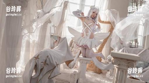 套图新鲜出炉：王胖胖u与AliceMaid的“怪”搭配