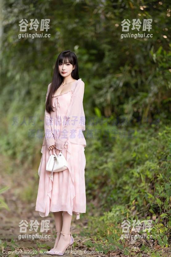 秀人网 - 谁说袜子和时尚不沾边？Elise谭晓彤的全套棉袜图片告诉你！