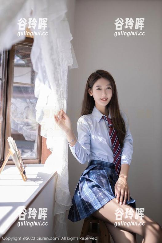 秀人网 - 周周不吃香菜的校园资源：图集横行，但我反正是冲着她去的