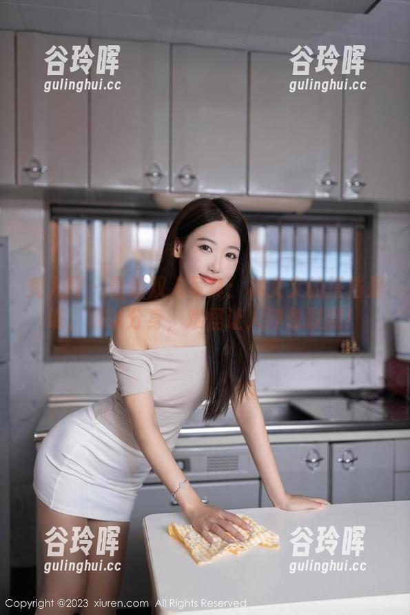 秀人网 - 最新双人写真：林文文的搭档是谁，难以分身，难怪让人浮想联翩！