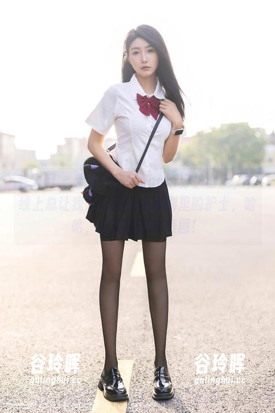 秀人网 - 看到林文文yooki穿护士服，在线上总让我想起那些电视剧里的护士，哈哈，拼贴画般的美图！