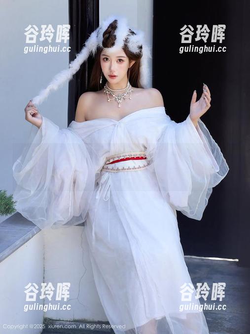 秀人网-糯美子nini 秀人网 - 在糯美子nini的圣诞定制写真里,这衣服能解读成很多种圣诞礼物哦!