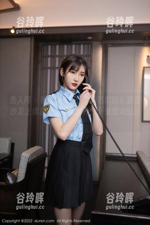 秀人网-软软爱吃肉 秀人网 - 私拍惊现:软软爱吃肉的长腿在沙发上休息,别问我为什么开始想她的腿了