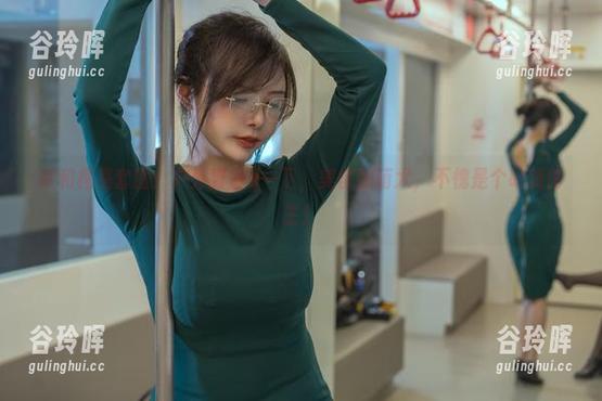 秋和柯基套图：户外野餐q一下，美食加萌犬，不愧是个吃货博主！