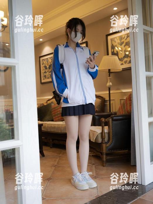 紧急企划 - 白丝环绕，民国再现：见希w在写真中的原图魅惑，好像每一角度都有话要说