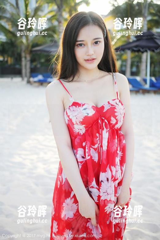 美媛馆 - 细腻的杨晓青儿裸足图片，简简单单的气质，难以言喻的吸引力。