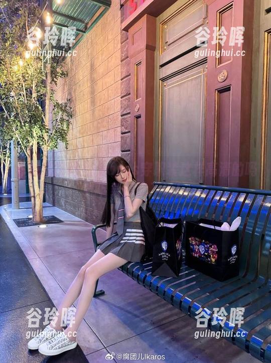 你见过腐团儿Ikaros穿职装这样高清的吗？下载掉我不说！