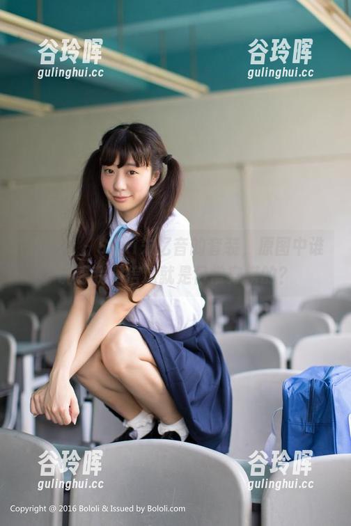 菠萝社 - Suki朱忆音的套装，原图中谁说服我相信这就是日常穿搭的？