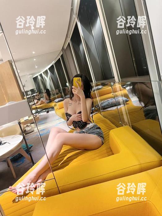 微密圈 - 在葛征的日常私拍图集里，竟然也能发现些不经意的美好。