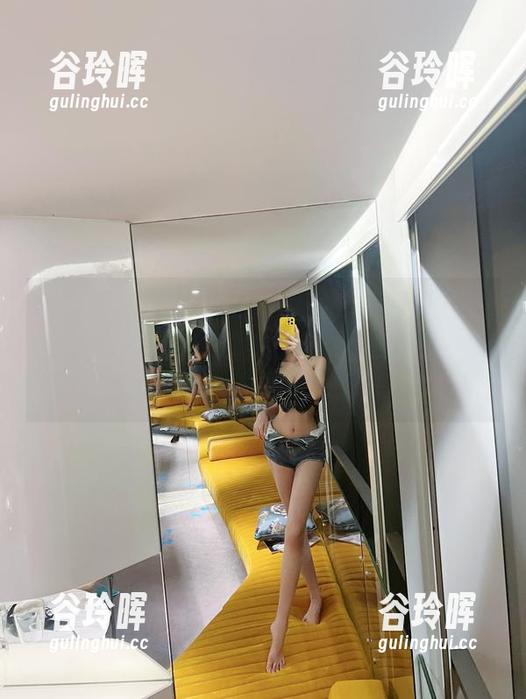 微密圈 - 懒人在家想“户外徒步旅游”，葛征免费原图随便捡，床单也能当风景！嘿嘿！