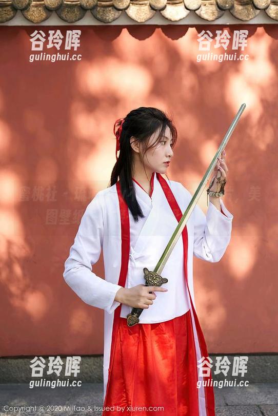 蜜桃社 - 琉璃lily不停更新女友照片，美图壁纸一个接一个，跟得上么？