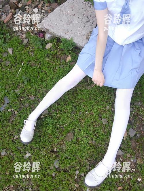 西尔酱穿上护士服，图集让你看了想赖上医院！