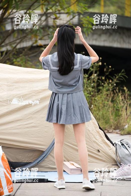 魔镜街拍 - 高清原图！当萌宝儿与商业广场的哈哈镜相遇，包臀裙肉丝的光影故事！