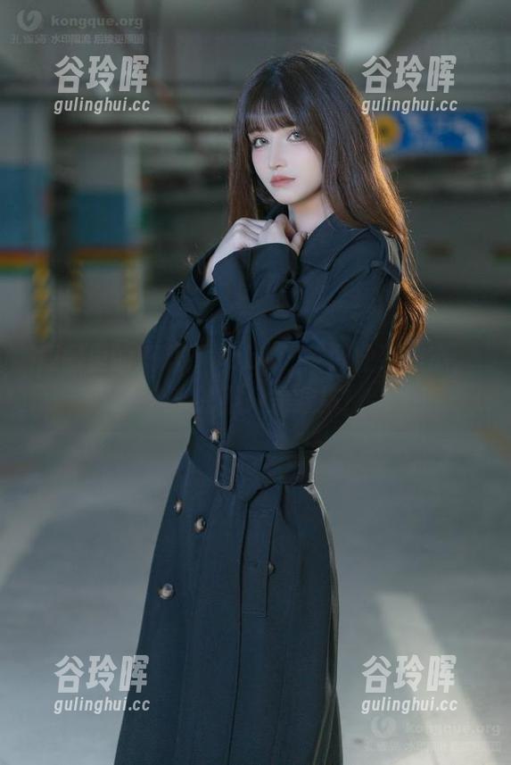 鹿八岁baby 原图里的鹿八岁baby——职业装神态,分享的不只是穿搭!