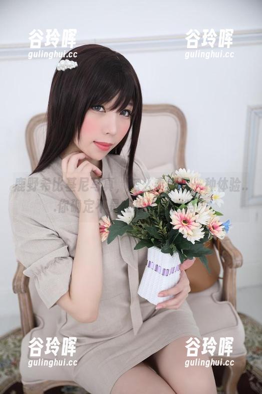 鹿野希比基尼写真，怎么看都是一种体验...你确定不是在推销沙滩吗？